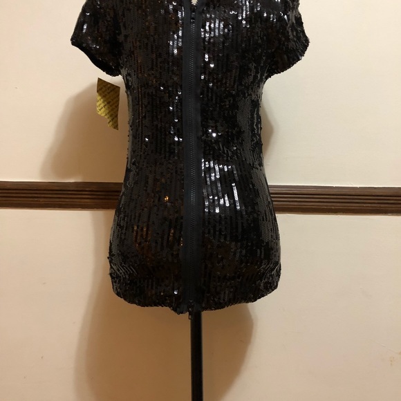 Women top - Picture 2 of 3